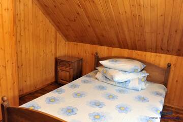 Фото номера Четырехместный номер Гостевой дом Guest House Magnat г. Verkhne-Studeny 3